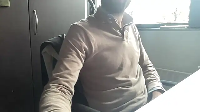 bullyboyy online show from October 31, 8:29 am