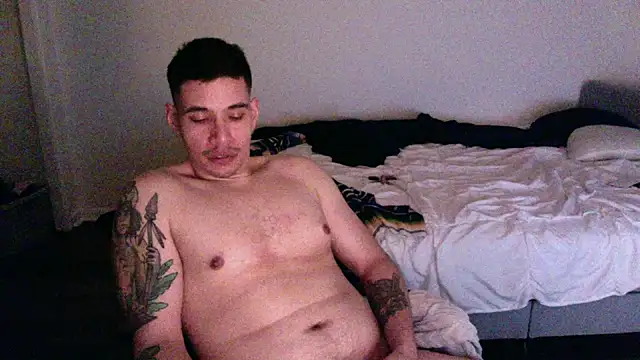 Snapshot of NicaBOi chatting on February 5, 5:41 am NicaBOi online show from February 5, 5:41 am