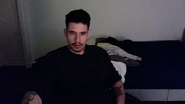 Snapshot of NicaBOi chatting on March 18, 1:46 am NicaBOi online show from March 18, 1:46 am