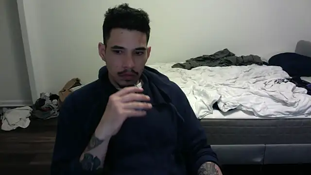 Snapshot of NicaBOi chatting on March 16, 9:37 pm NicaBOi online show from March 16, 9:37 pm