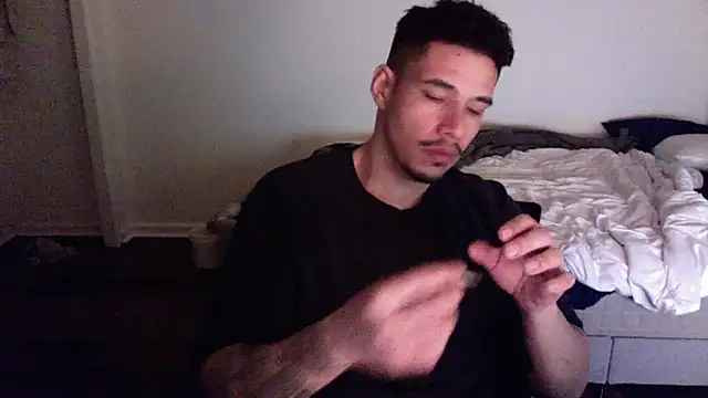 Snapshot of NicaBOi chatting on March 14, 4:43 am NicaBOi online show from March 14, 4:43 am