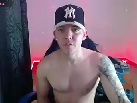 Snapshot of Dann_Vargas chatting on February 10, 9:47 pm Dann Vargas online show from February 10, 9:47 pm