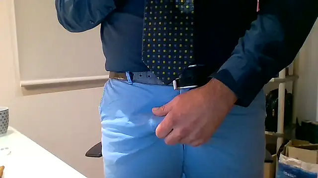 66MA69 online show from November 30, 5:15 pm