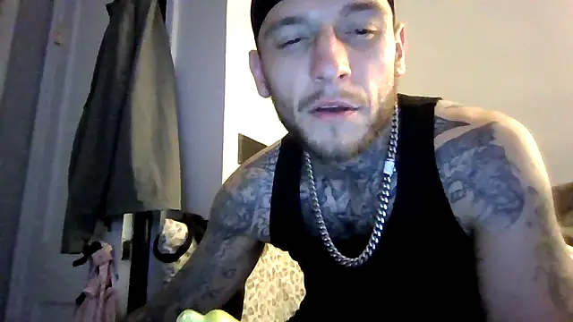 cruz815 online show from May 18, 2:52 am
