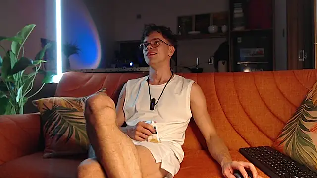 William Henry  online show from April 26, 1:52 pm