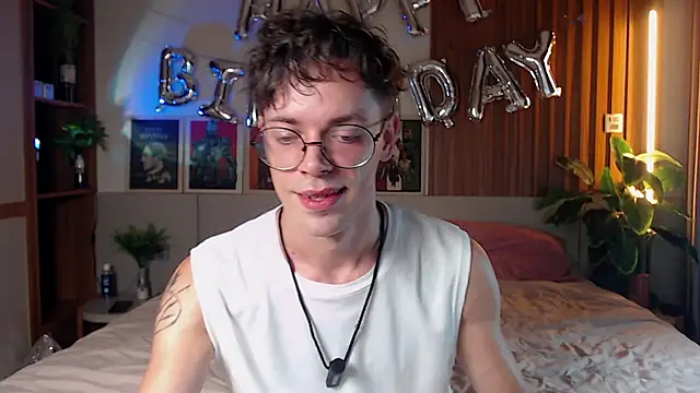 William Henry  online show from May 6, 12:39 pm