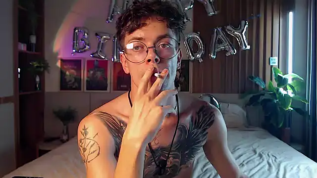 William Henry  online show from April 29, 1:27 pm