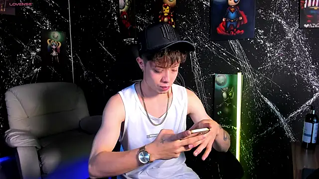 Snapshot of marcuscollins1_ chatting on February 26, 1:30 pm marcuscollins1 online show from February 26, 1:30 pm