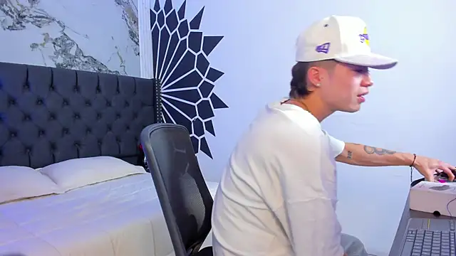 marcuscollins1  online show from March 21, 12:53 pm