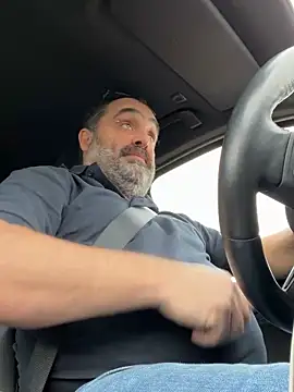 fuocovivo4 online show from February 10, 1:33 pm