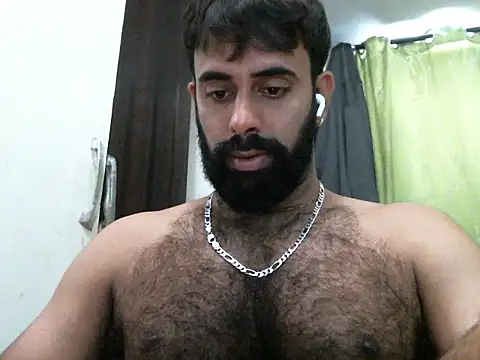 Snapshot of indianhairybull chatting on September 26, 4:32 am indianhairybull online show from September 26, 4:32 am