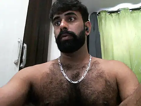 Snapshot of indianhairybull chatting on February 7, 4:48 am indianhairybull online show from February 7, 4:48 am