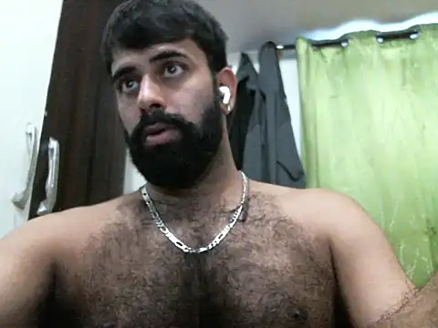 Snapshot of indianhairybull chatting on October 11, 12:20 pm indianhairybull online show from October 11, 12:20 pm