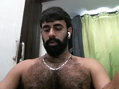 Snapshot of indianhairybull chatting on September 10, 5:17 am indianhairybull online show from September 10, 5:17 am