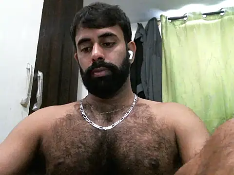 Snapshot of indianhairybull chatting on September 30, 5:35 am indianhairybull online show from September 30, 5:35 am