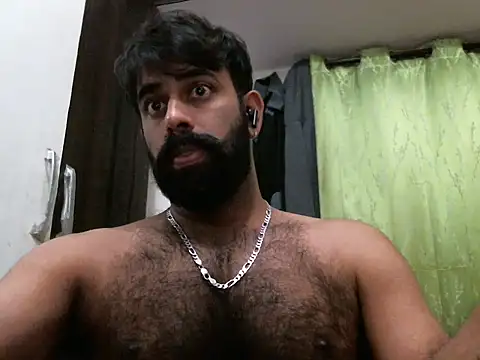 Snapshot of indianhairybull chatting on February 27, 12:30 am indianhairybull online show from February 27, 12:30 am