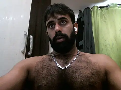 Snapshot of indianhairybull chatting on October 9, 5:12 am indianhairybull online show from October 9, 5:12 am