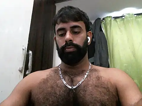 Snapshot of indianhairybull chatting on September 22, 5:40 am indianhairybull online show from September 22, 5:40 am