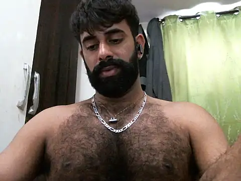 Snapshot of indianhairybull chatting on March 14, 4:43 am indianhairybull online show from March 14, 4:43 am