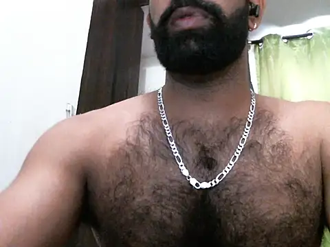 Snapshot of indianhairybull chatting on February 11, 4:55 am indianhairybull online show from February 11, 4:55 am