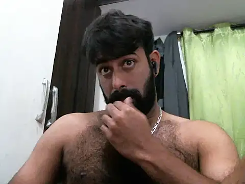 Snapshot of indianhairybull chatting on February 26, 12:38 am indianhairybull online show from February 26, 12:38 am