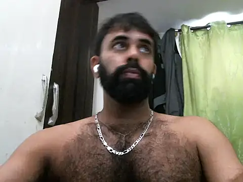 Snapshot of indianhairybull chatting on September 24, 5:51 am indianhairybull online show from September 24, 5:51 am