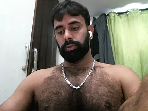 Snapshot of indianhairybull chatting on September 14, 4:58 am indianhairybull online show from September 14, 4:58 am