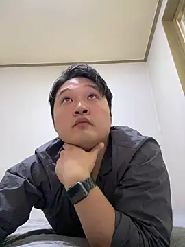 Snapshot of offwhite777 chatting on February 16, 4:20 am offwhite777 online show from February 16, 4:20 am