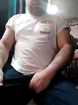 Snapshot of NAvoglia chatting on February 23, 1:05 pm NAvoglia online show from February 23, 1:05 pm
