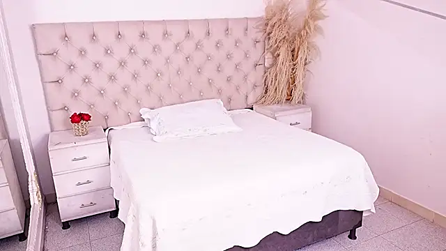 JhoanLeandro online show from June 16, 6:49 am