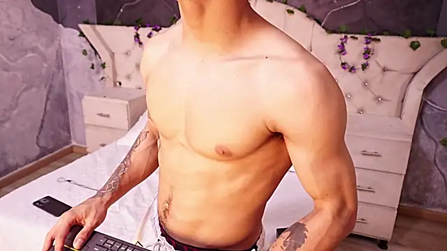 JhoanLeandro online show from May 12, 9:12 pm