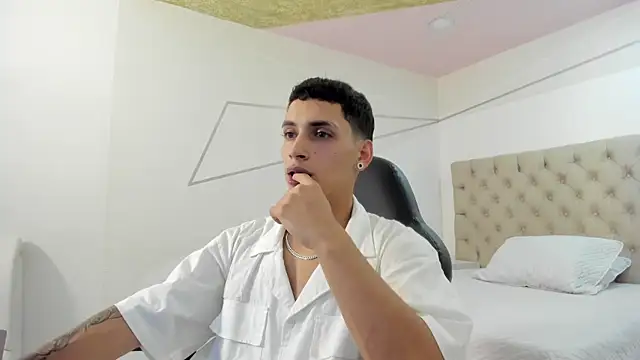 Snapshot of JhoanLeandro chatting on September 14, 5:31 am JhoanLeandro online show from September 14, 5:31 am