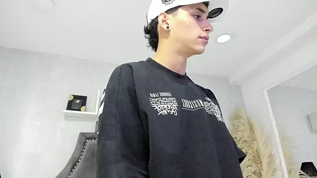 JhoanLeandro online show from April 30, 9:41 pm