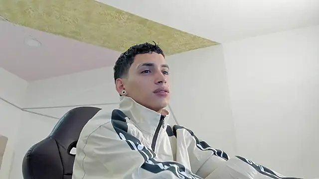 Snapshot of JhoanLeandro chatting on September 16, 5:52 am JhoanLeandro online show from September 16, 5:52 am