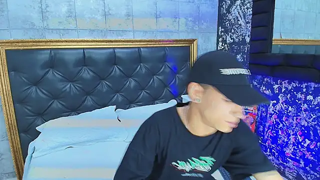 Snapshot of JhoanLeandro chatting on February 17, 4:20 am JhoanLeandro online show from February 17, 4:20 am