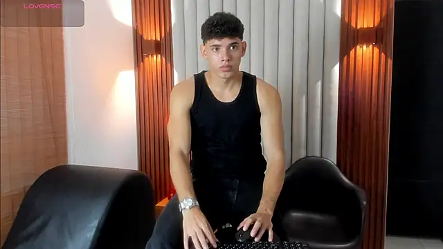 Snapshot of Justin_mack chatting on September 30, 12:42 pm Justin mack online show from September 30, 12:42 pm
