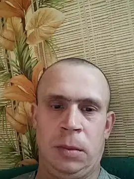 Snapshot of alex_brow_n chatting on February 2, 7:09 am alex brow n online show from February 2, 7:09 am