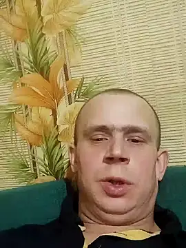 Snapshot of alex_brow_n chatting on February 5, 7:10 pm alex brow n online show from February 5, 7:10 pm