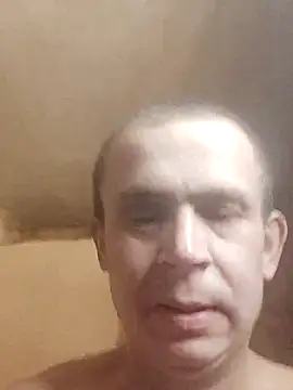 Snapshot of alex_brow_n chatting on March 1, 8:14 am alex brow n online show from March 1, 8:14 am