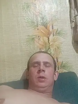 Snapshot of alex_brow_n chatting on March 8, 6:46 pm alex brow n online show from March 8, 6:46 pm