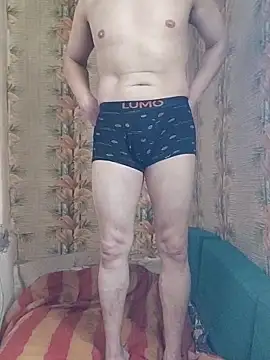 Snapshot of alex_brow_n chatting on February 16, 8:54 am alex brow n online show from February 16, 8:54 am