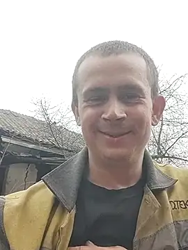 Snapshot of alex_brow_n chatting on March 15, 9:41 am alex brow n online show from March 15, 9:41 am