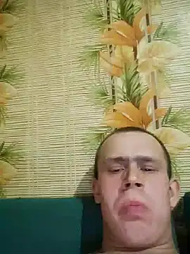 Snapshot of alex_brow_n chatting on February 21, 7:21 pm alex brow n online show from February 21, 7:21 pm