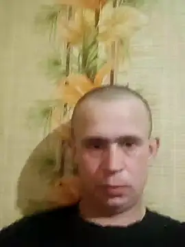 Snapshot of alex_brow_n chatting on February 1, 1:41 pm alex brow n online show from February 1, 1:41 pm