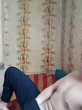 Snapshot of alex_brow_n chatting on February 20, 9:00 am alex brow n online show from February 20, 9:00 am