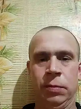 Snapshot of alex_brow_n chatting on February 4, 7:22 pm alex brow n online show from February 4, 7:22 pm
