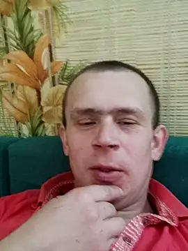 Snapshot of alex_brow_n chatting on February 21, 9:01 am alex brow n online show from February 21, 9:01 am
