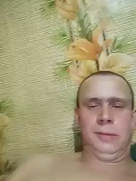Snapshot of alex_brow_n chatting on February 10, 8:10 pm alex brow n online show from February 10, 8:10 pm