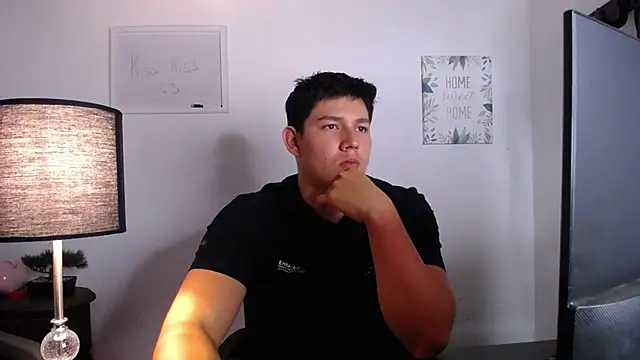 Snapshot of JamesCr_ chatting on October 14, 1:12 am JamesCr online show from October 14, 1:12 am