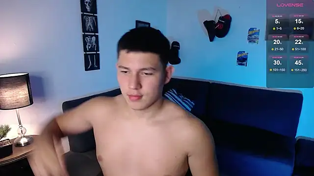 JamesCr  online show from April 9, 11:11 pm